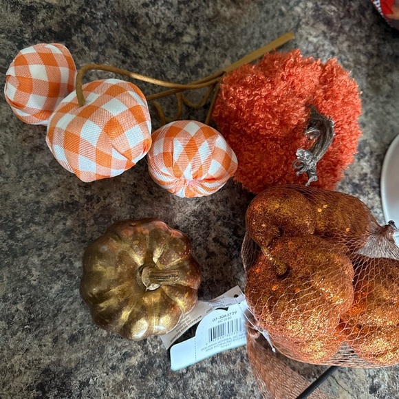 $5 ADD ON Festive Fall Decor Set with Pumpkins - Picture 1 of 1